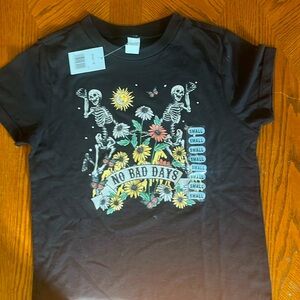 NWT. size small black graphic t shirt “ NO BAD DAYS”